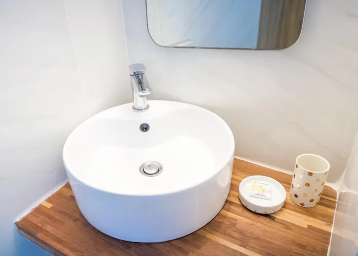 アパート Glyfa Village ドリオス