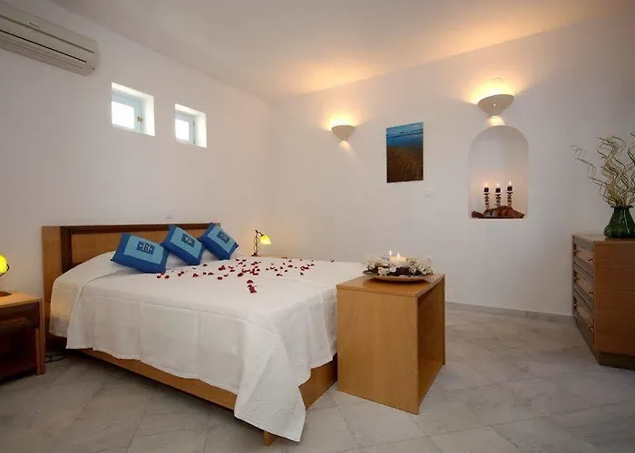 アパート Glyfa Village