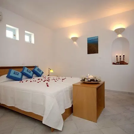 아파트 Glyfa Village